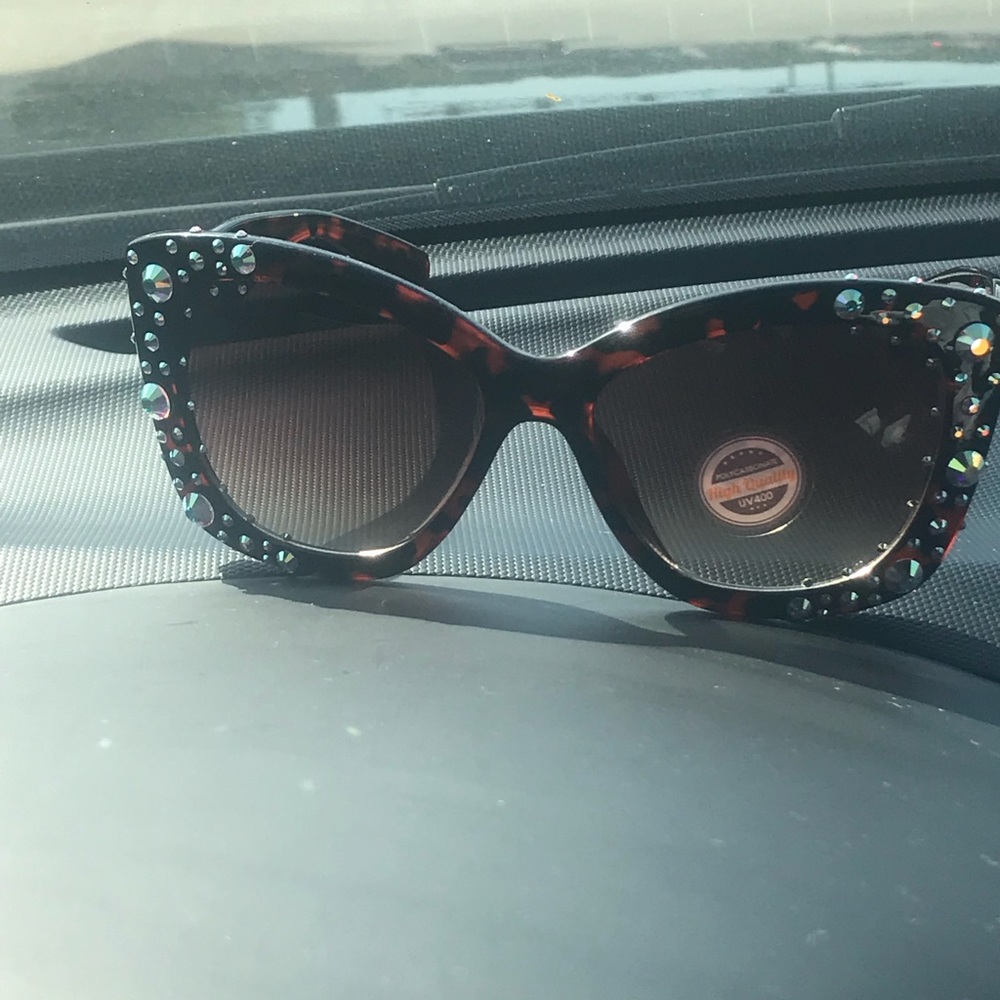 Trendy rhinestone sunglasses brown